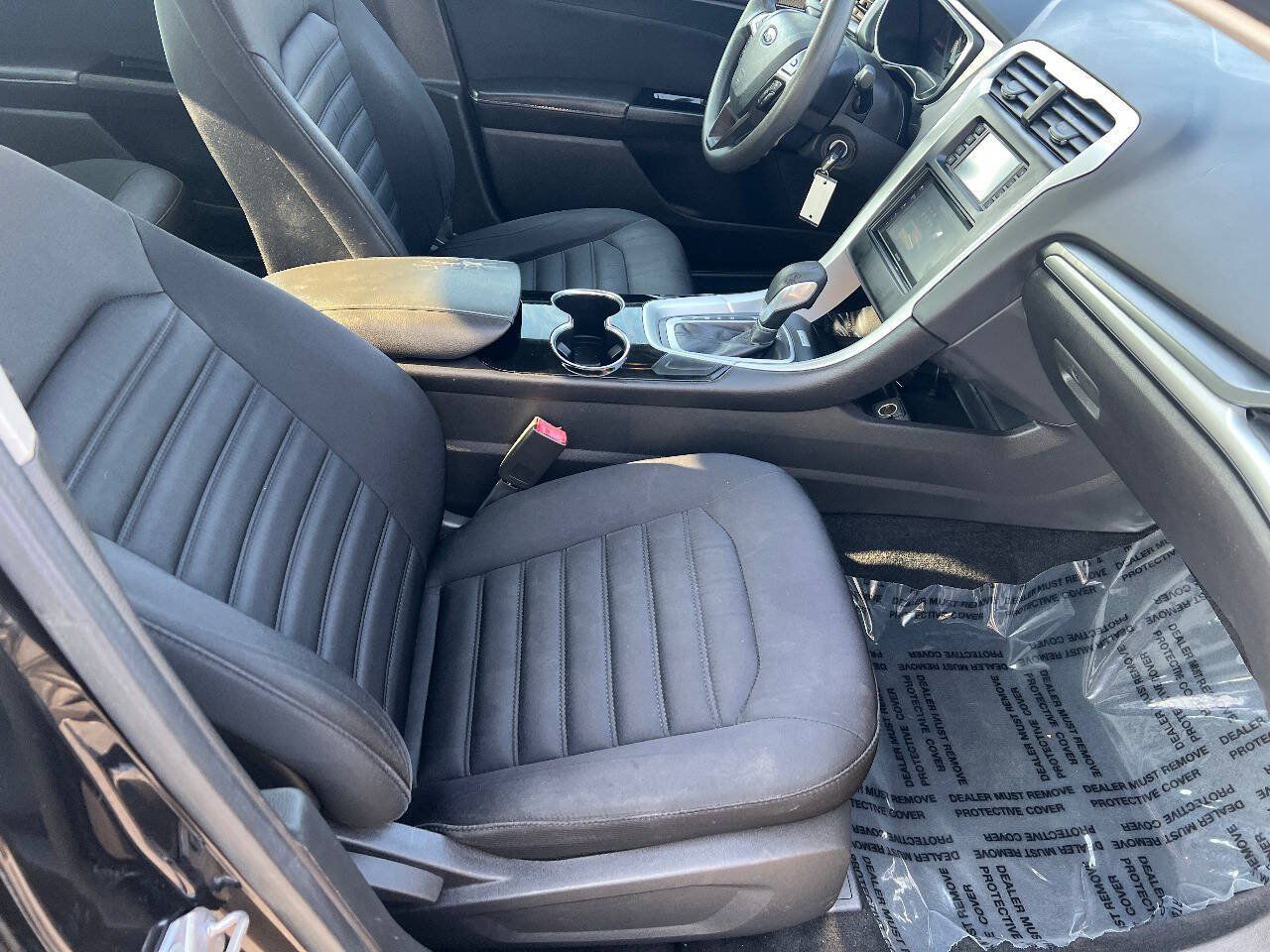 Used 2014 Ford Fusion SE FWD image 25