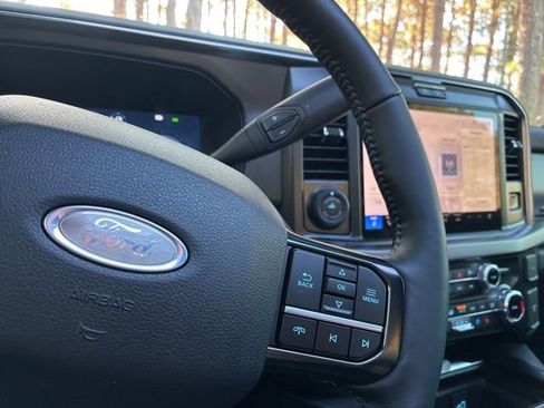 Used 2025 Ford F350 Platinum w/ FX4 Off-Road Package image 29