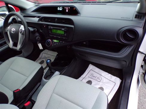 Used 2014 Toyota Prius C Four image 19