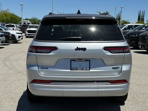 New 2026 Jeep Grand Cherokee L Summit w/ Obsidian Package AWD/4WD image 6