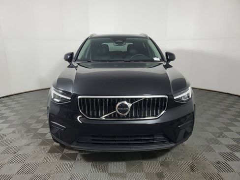 Certified 2025 Volvo XC40 B5 Core image 2