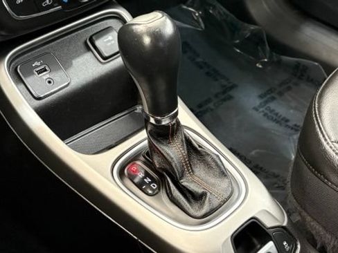 Used 2020 Jeep Compass Latitude FWD image 39