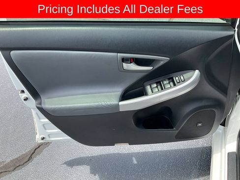 Used 2015 Toyota Prius Four FWD image 3