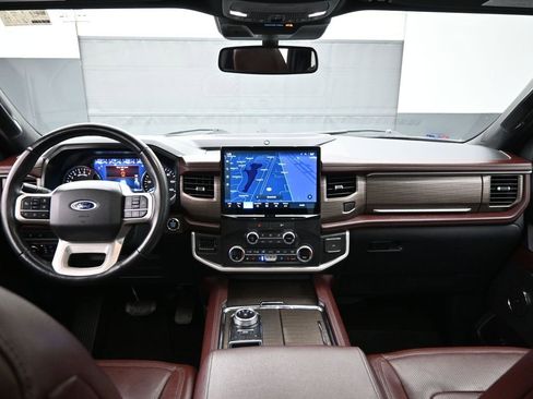 Used 2022 Ford Expedition Limited image 25