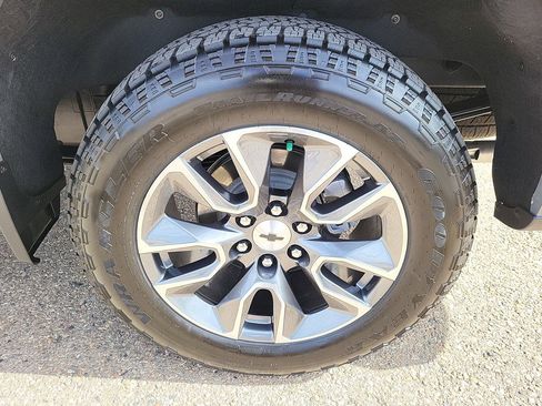 Used 2025 Chevrolet Silverado 1500 RST image 35