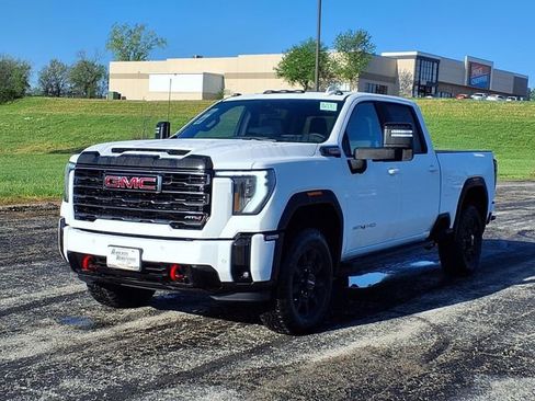New 2026 GMC Sierra 2500 AT4 w/ AT4 Premium Plus Package AWD/4WD image 8