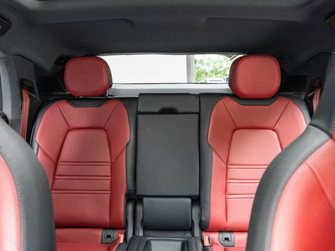 Used 2024 Porsche Cayenne Coupe AWD/4WD image 49