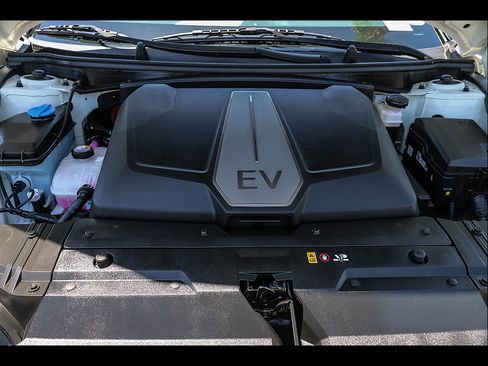 Used 2024 Kia EV6 Light RWD image 33