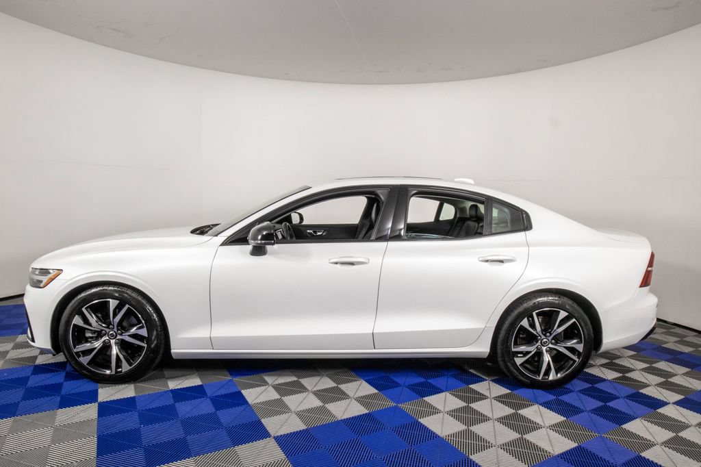Used 2025 Volvo S60 B5 Core FWD image 8