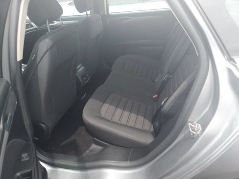 Used 2020 Ford Fusion SE FWD image 5