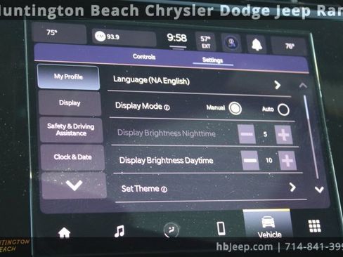 Used 2025 Jeep Grand Cherokee Laredo X image 23