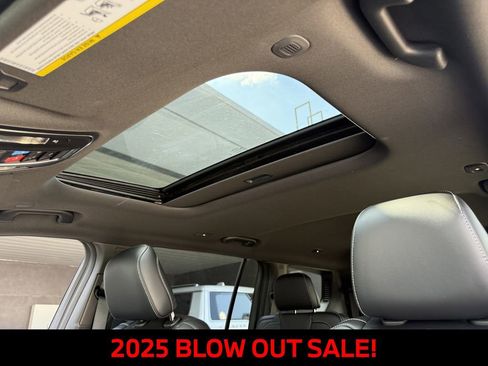 New 2025 Jeep Grand Cherokee L Altitude image 23