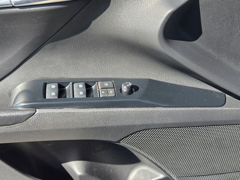 Used 2018 Toyota Camry SE w/ Moonroof Package FWD image 11