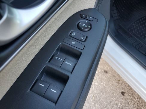 Used 2019 Honda CR-V EX image 19