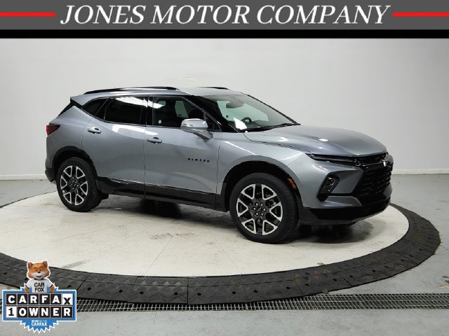 Used 2025 Chevrolet Blazer RS FWD image 1