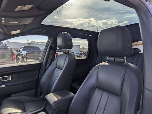 Used 2019 Land Rover Discovery Sport image 22