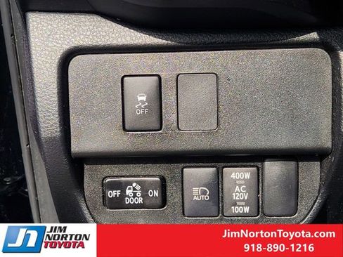 Used 2020 Toyota Tacoma TRD Sport image 23