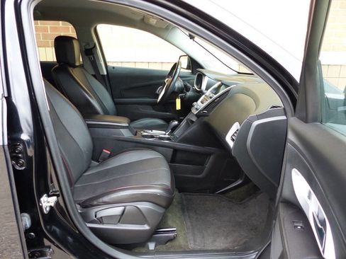 Used 2017 Chevrolet Equinox LT w/ Midnight Edition image 30