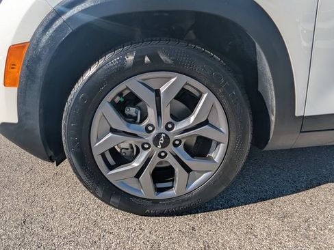 Certified 2024 Kia Seltos S FWD image 11