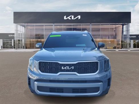 Certified 2023 Kia Telluride EX w/ EX Captain's Chair Package FWD image 2