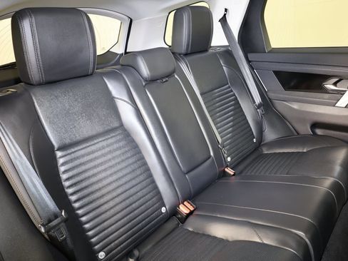 Used 2024 Land Rover Discovery Sport S image 31