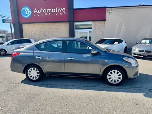 Used 2018 Nissan Versa SV image 6