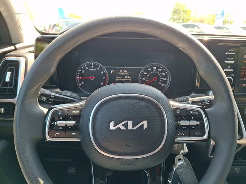 Used 2022 Kia Sorento LX AWD/4WD image 18