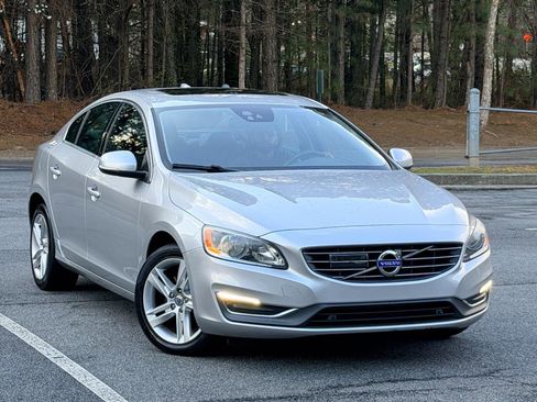 Used 2015 Volvo S60 T5 Premier image 3
