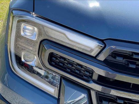 Used 2025 Ford Ranger Lariat w/ FX4 Off-Road Package image 13