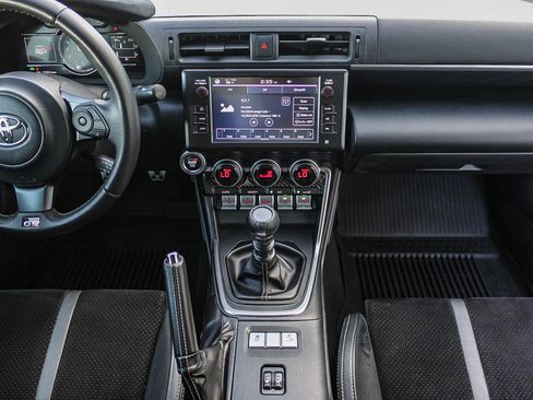 Used 2023 Toyota GR86 Premium w/ ALL Weather Mat Package (TMS) image 13