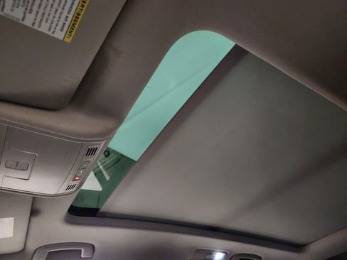 Used 2020 Volkswagen Tiguan SEL image 27