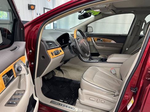Used 2013 Lincoln MKX AWD image 7