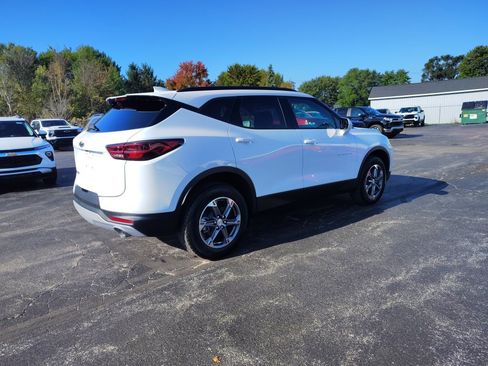 New 2025 Chevrolet Blazer LT w/ Convenience Package image 3