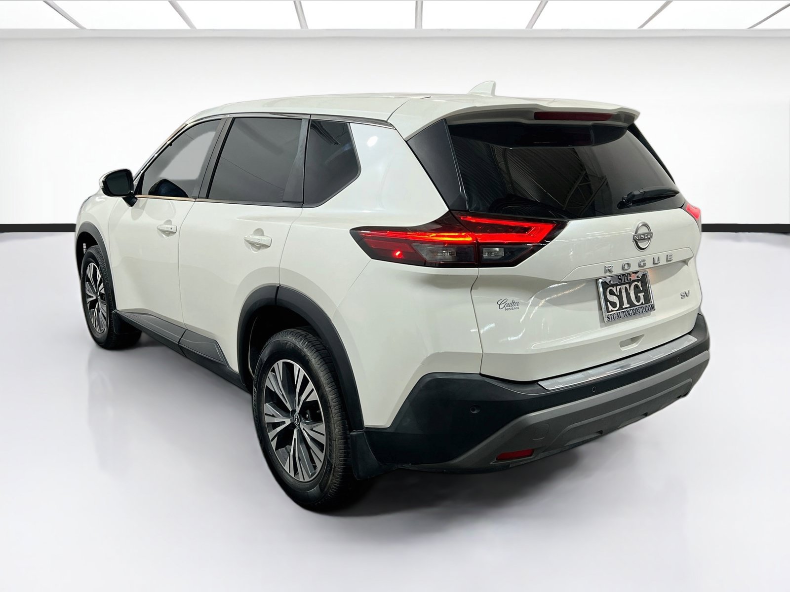 Used 2023 Nissan Rogue SV FWD image 6