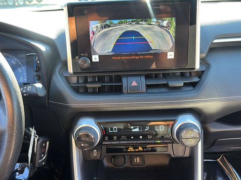 Used 2025 Toyota RAV4 LE AWD/4WD image 33