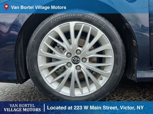 Used 2019 Toyota Camry XLE image 31