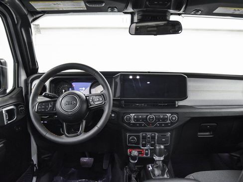 Used 2024 Jeep Wrangler Unlimited AWD/4WD image 23