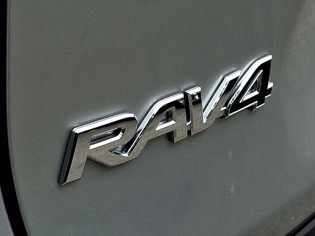 Certified 2020 Toyota RAV4 Limited w/ Limited Grade Weather Package AWD/4WD image 18