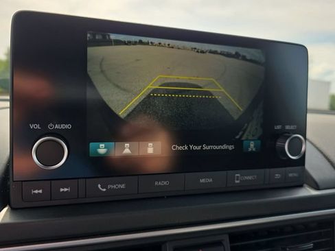 Used 2025 Honda Pilot Sport image 24