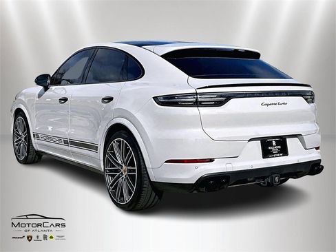 Used 2020 Porsche Cayenne Turbo image 11