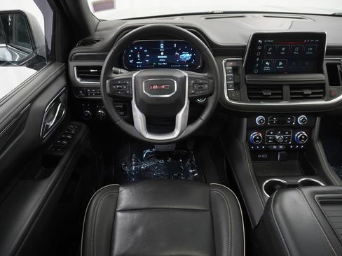 Used 2024 GMC Yukon SLT w/ SLT Premium Package AWD/4WD image 25