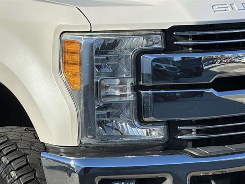 Used 2017 Ford F350 Lariat w/ Chrome Package image 8