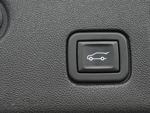 Used 2024 Chevrolet Equinox Premier AWD/4WD image 20