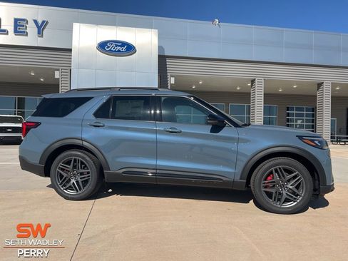 New 2025 Ford Explorer ST-Line w/ Premium Package image 3