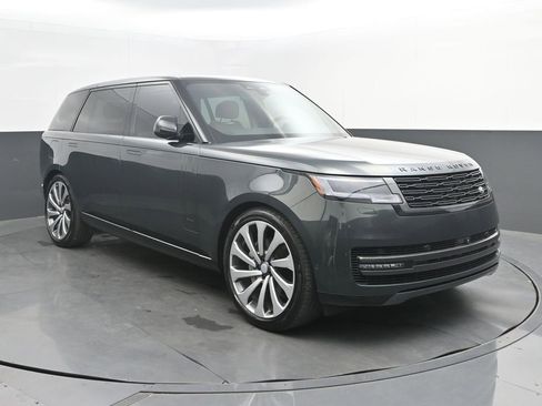 Used 2025 Land Rover Range Rover Long Wheelbase SE AWD/4WD image 9