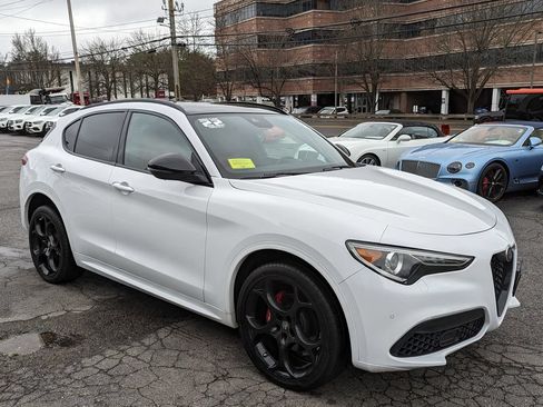Used 2022 Alfa Romeo Stelvio Veloce AWD/4WD image 5
