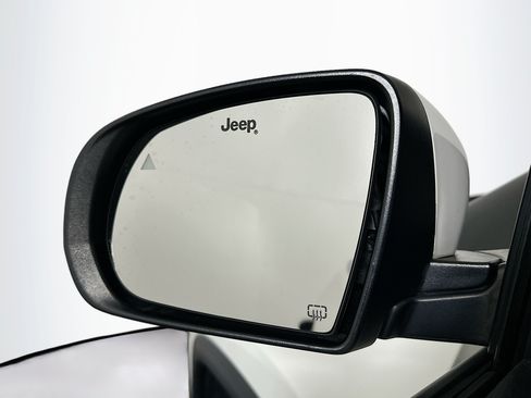 Used 2020 Jeep Compass Latitude FWD image 16