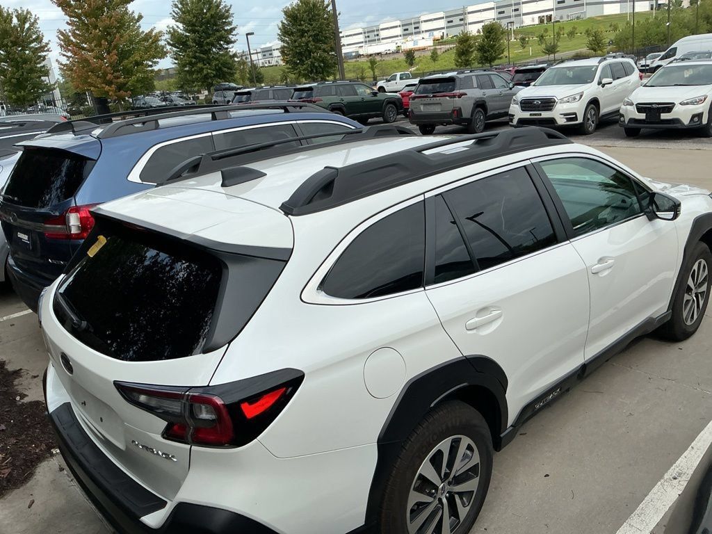 Certified 2025 Subaru Outback Premium AWD/4WD image 8