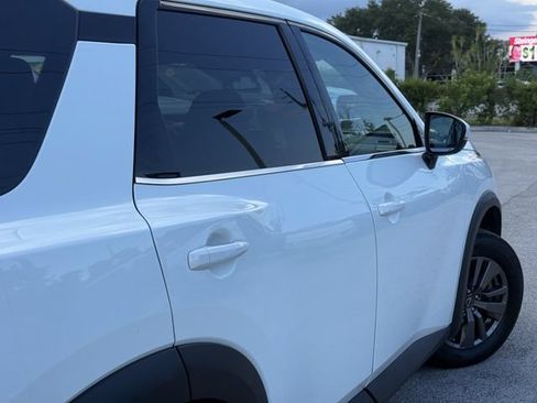 Used 2024 Nissan Pathfinder SV FWD image 8