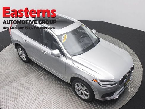 Used 2022 Volvo XC90 T5 Momentum AWD/4WD image 3